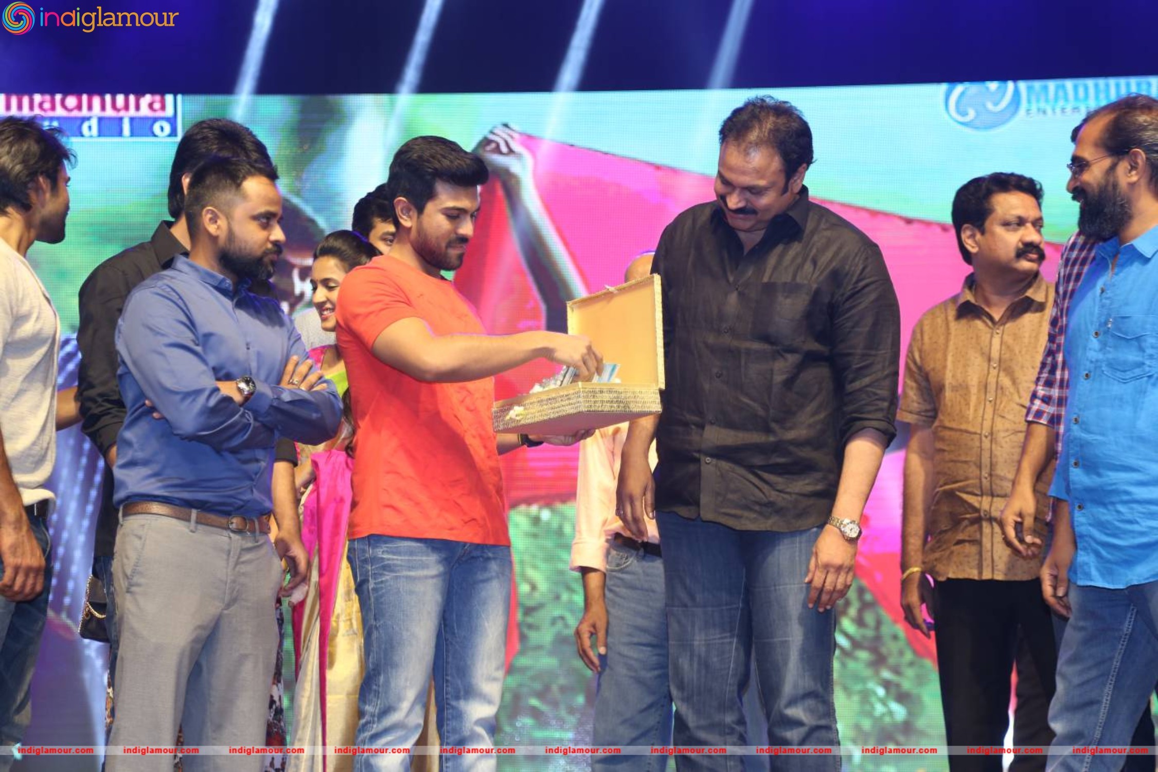 Oka Manasu Audio Launch Event hd photo