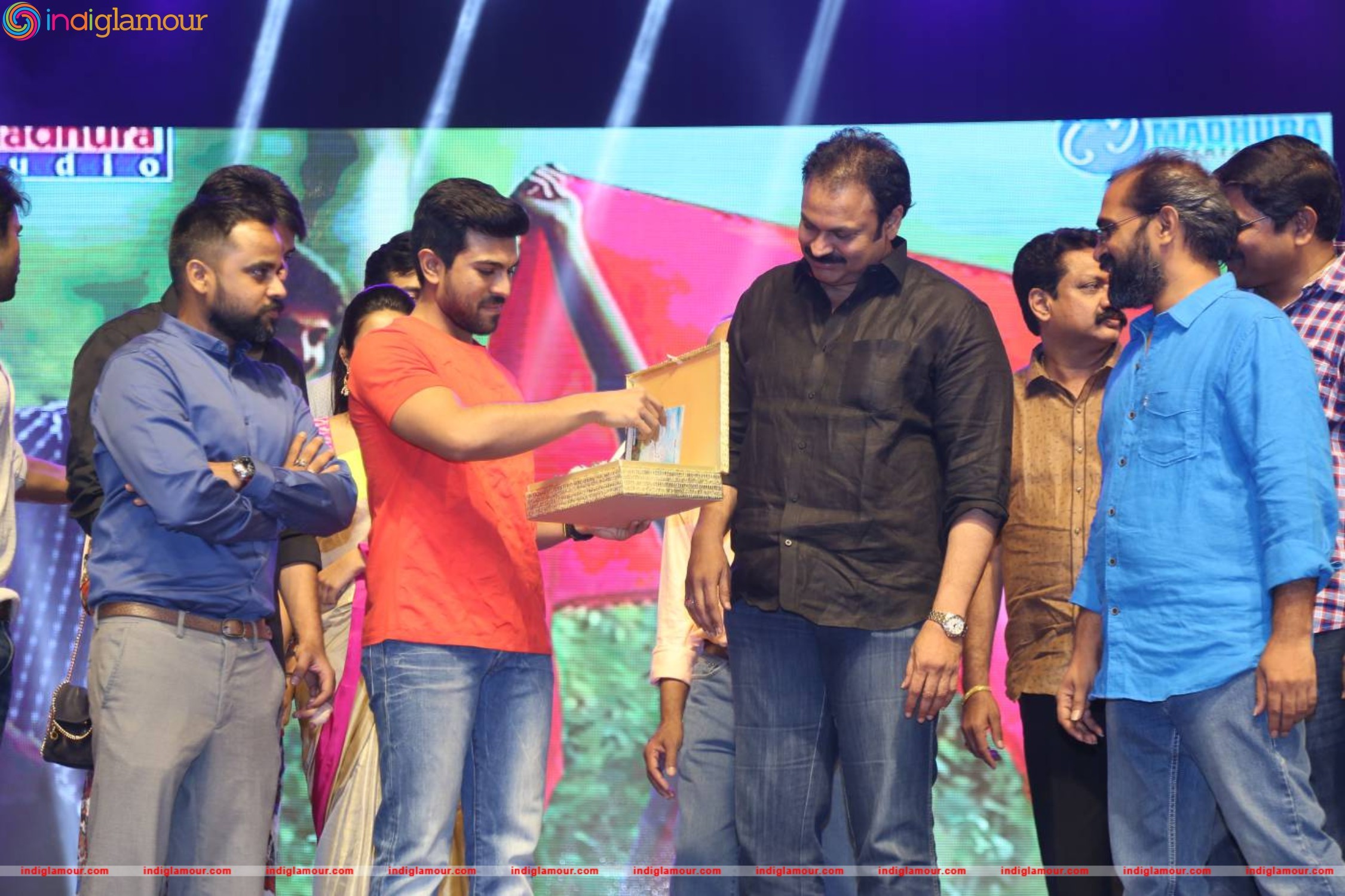Oka Manasu Audio Launch Event hd photo