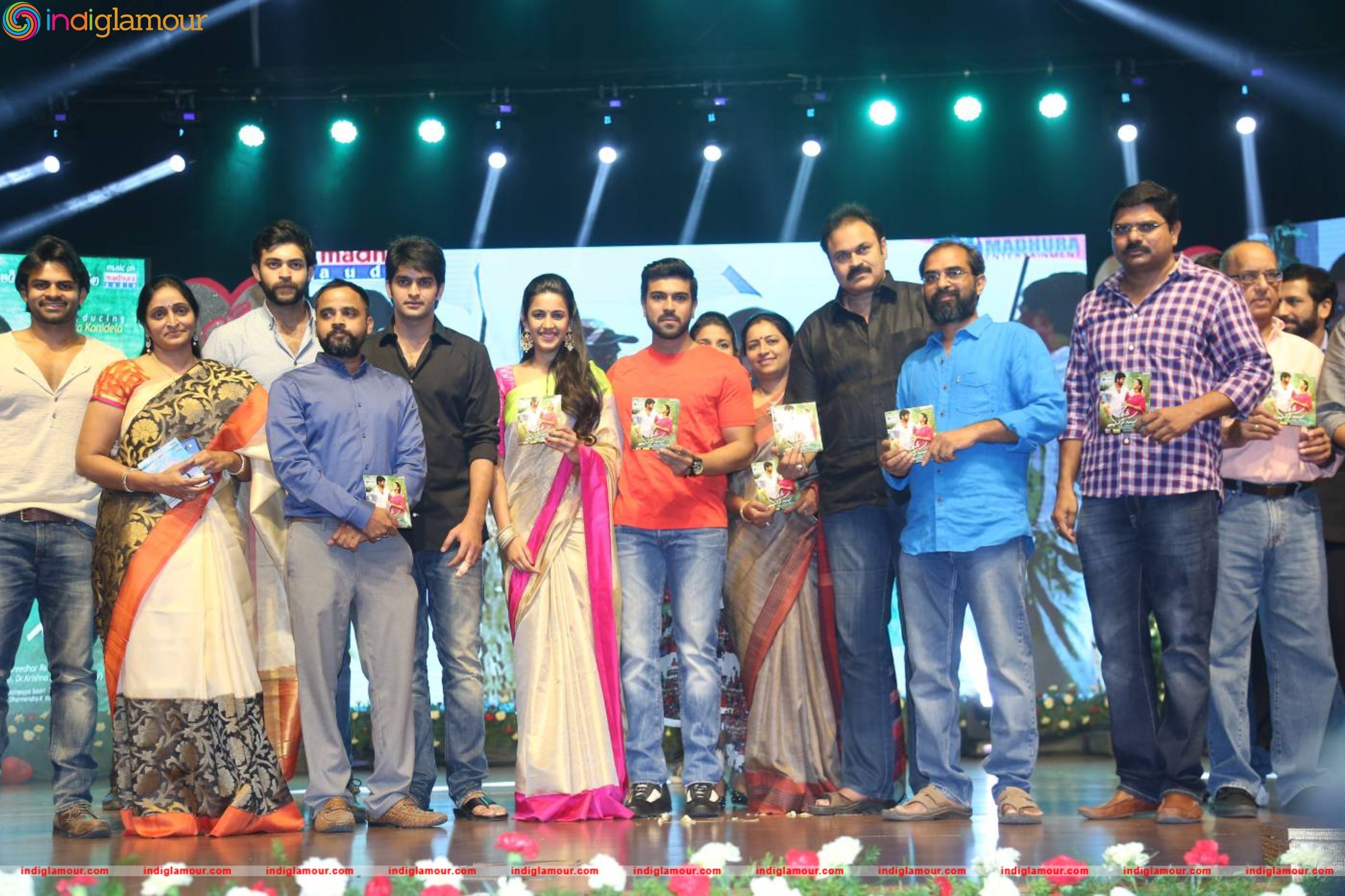 Oka Manasu Audio Launch Event hd photo