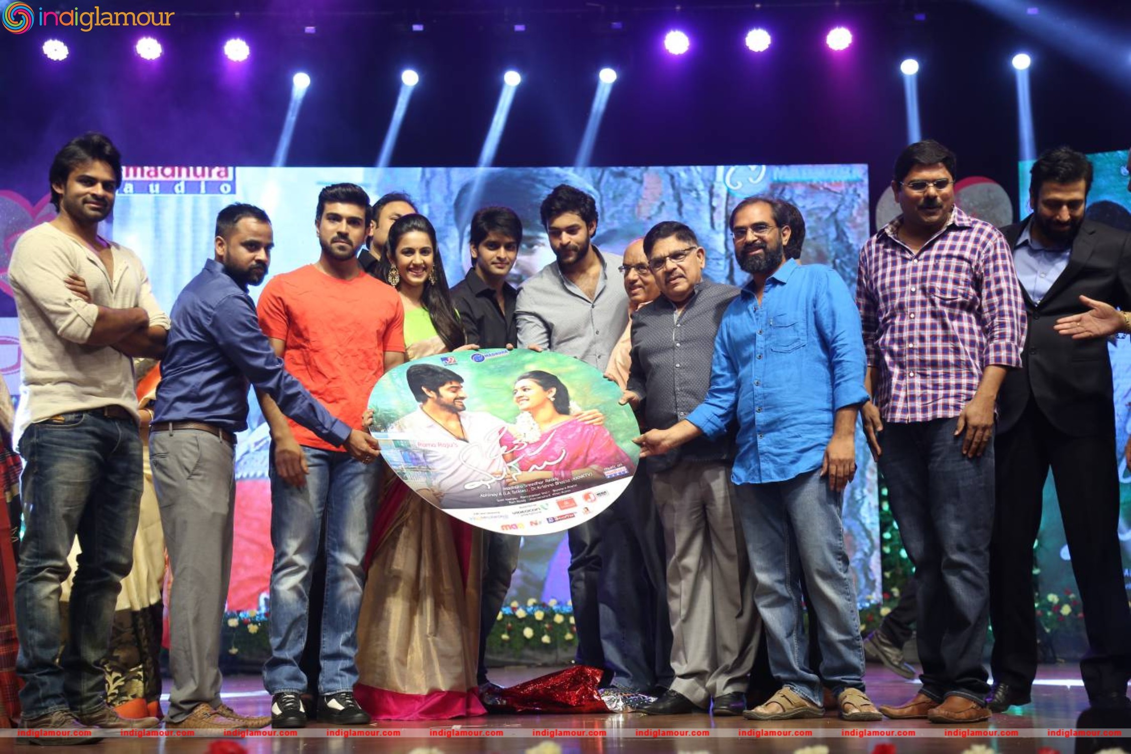 Oka Manasu Audio Launch Event hd photo