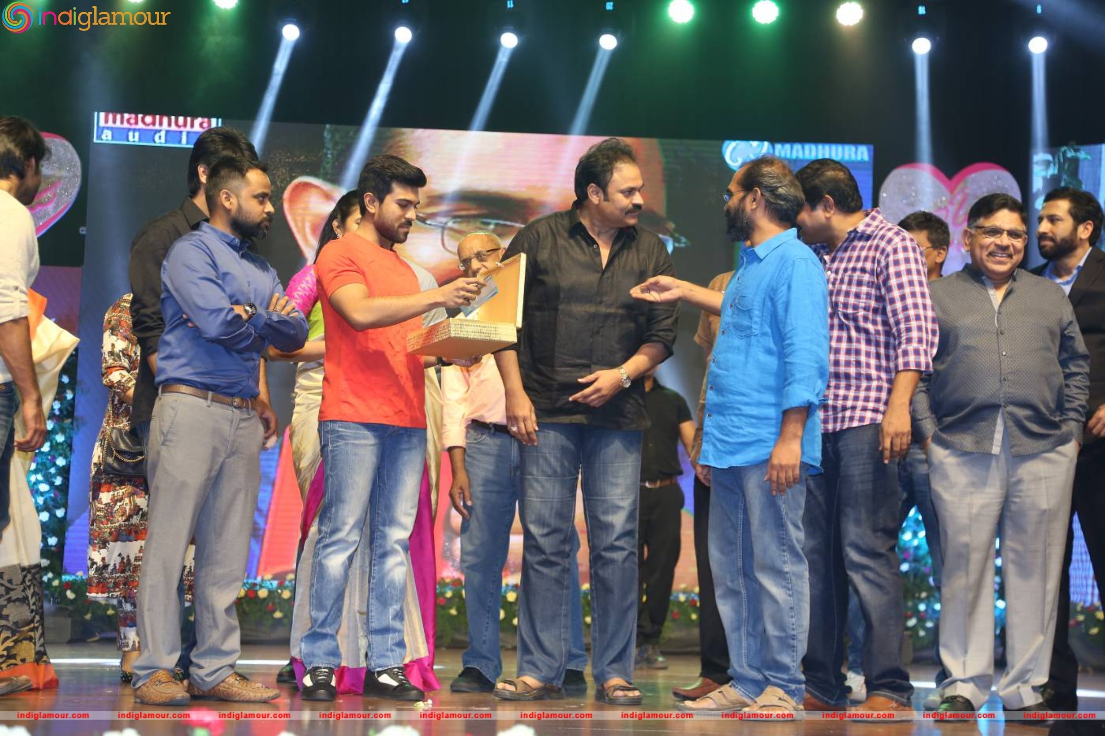 Oka Manasu Audio Launch Event hd photo