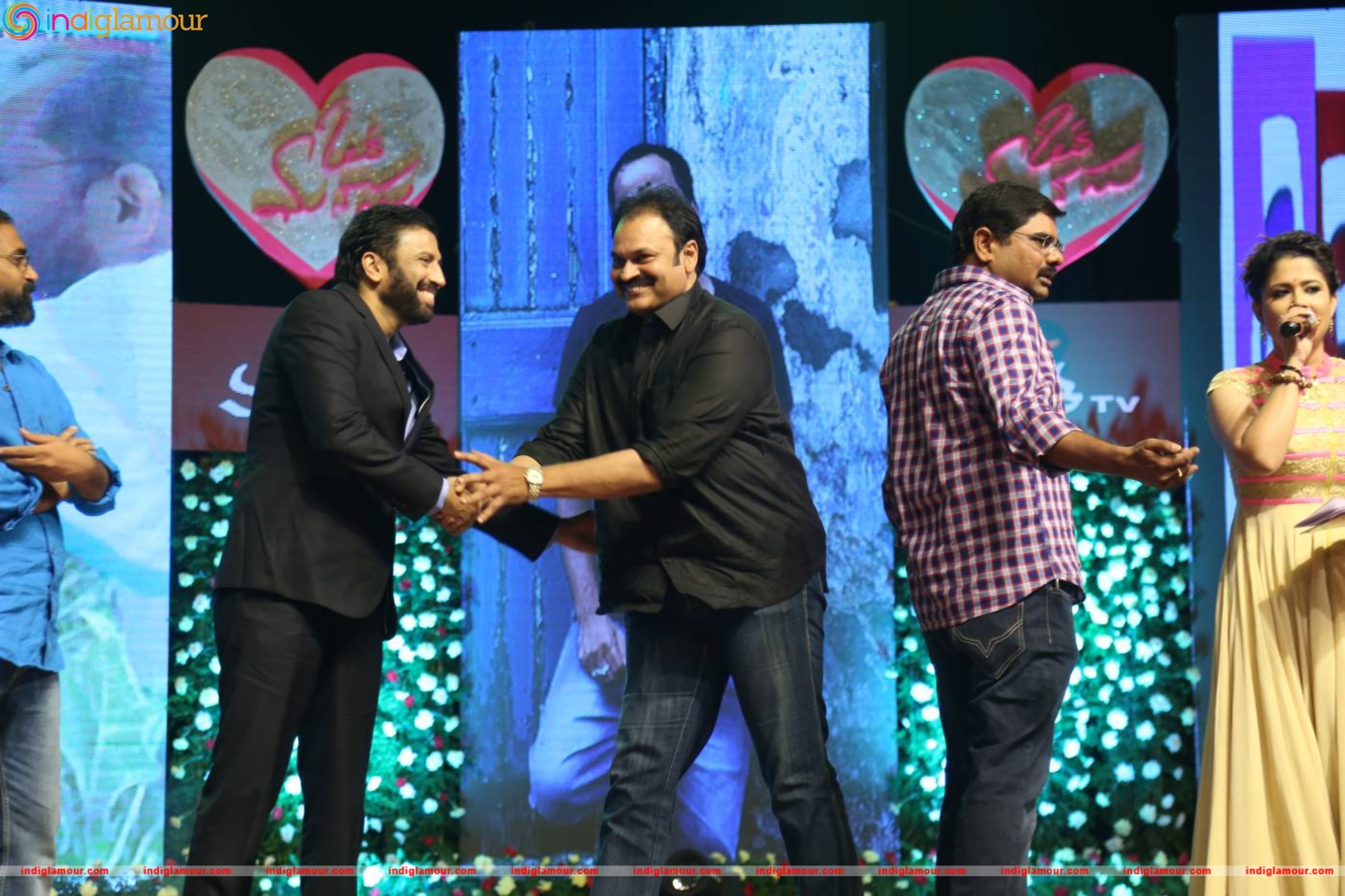 Oka Manasu Audio Launch Event hd photo