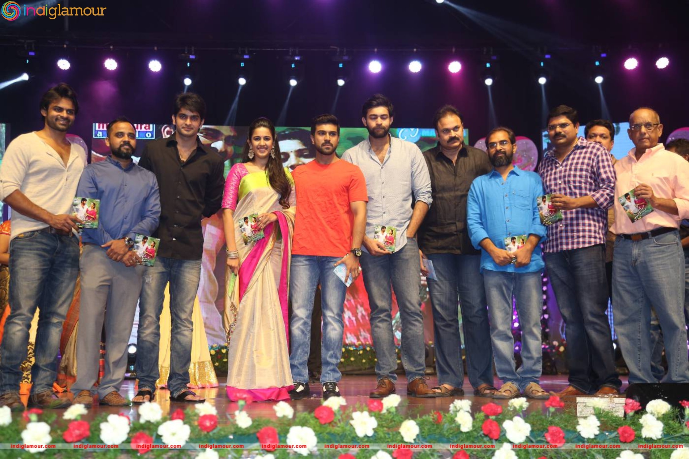 Oka Manasu Audio Launch Event hd photo