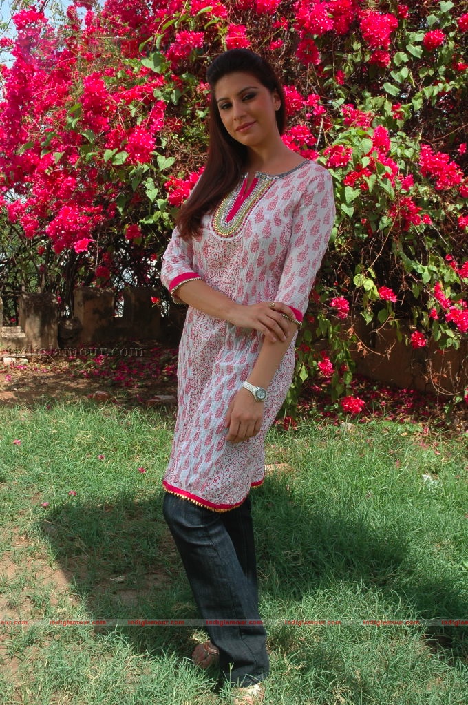 Karishma Kotak Actress hd photo