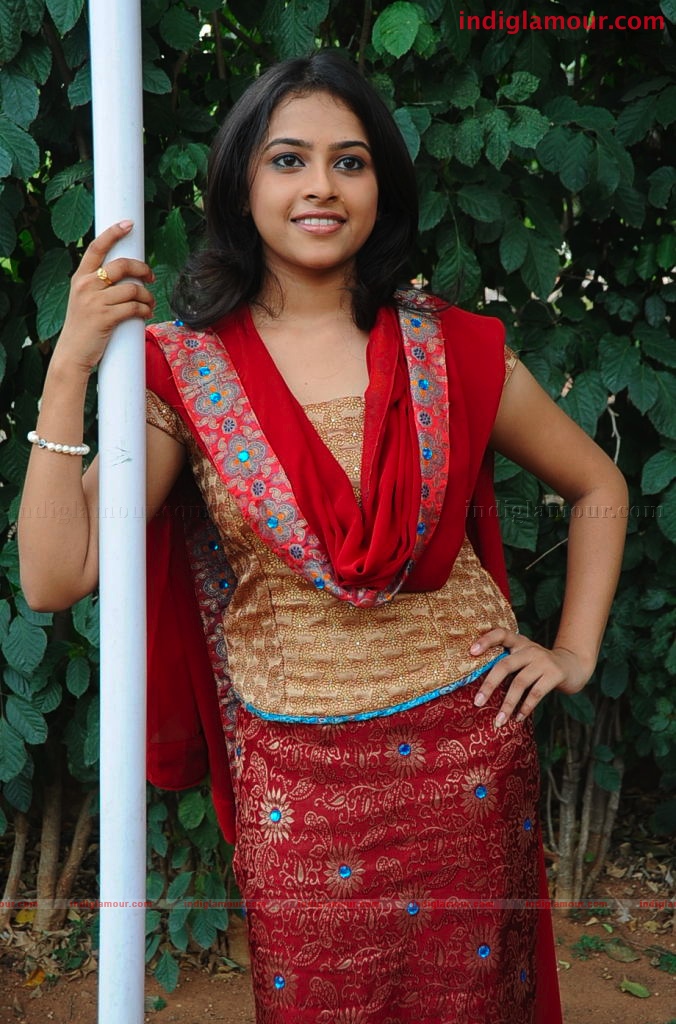 Hrudi Actress hd photo
