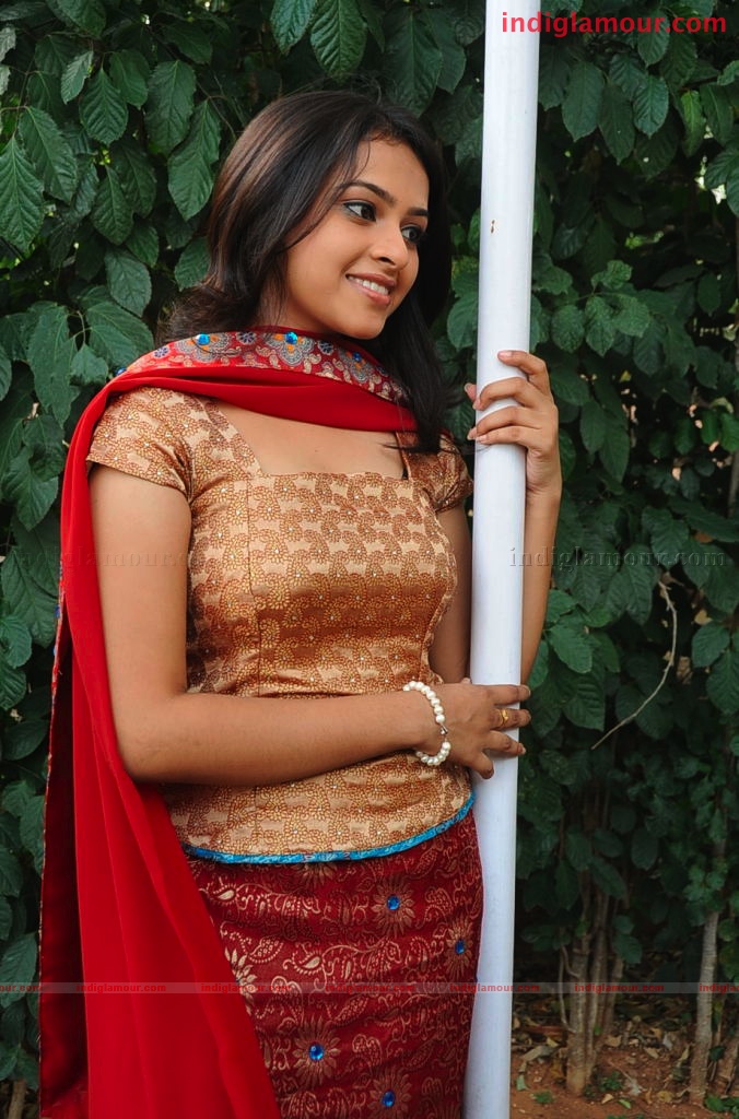 Hrudi Actress hd photo