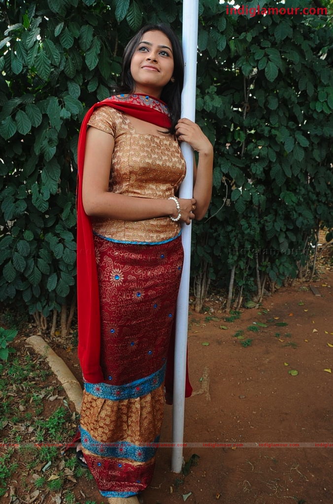 Hrudi Actress hd photo
