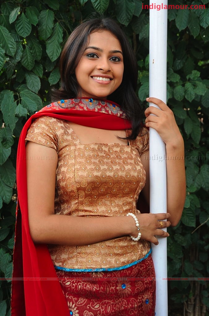 Hrudi Actress hd photo