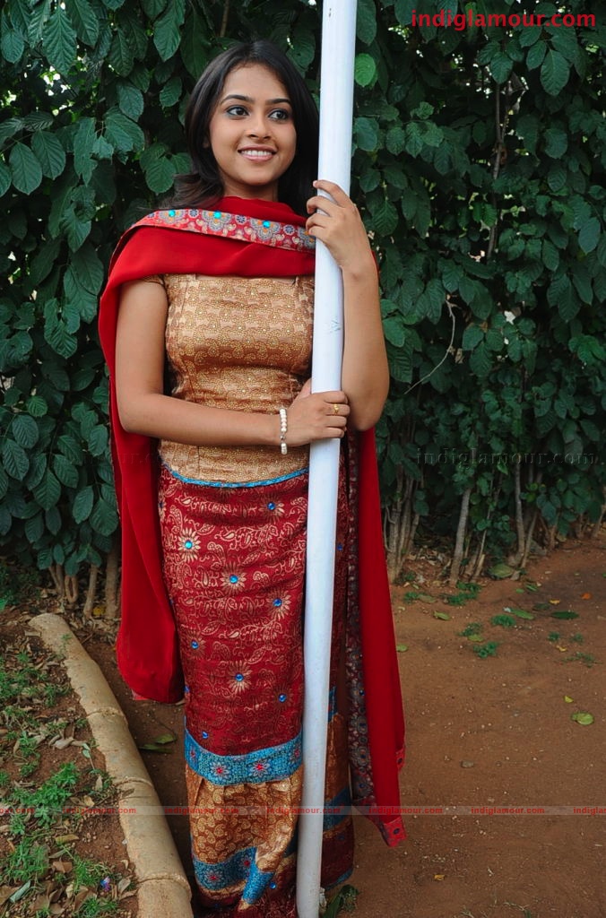 Hrudi Actress hd photo