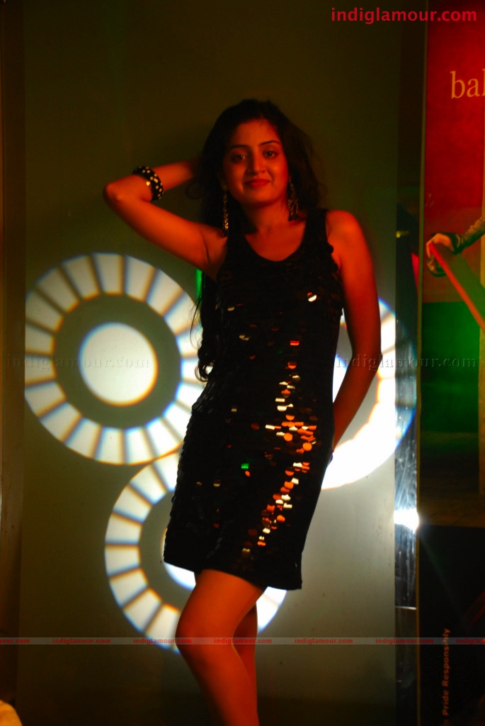 Poonam Kaur Actress hd photo