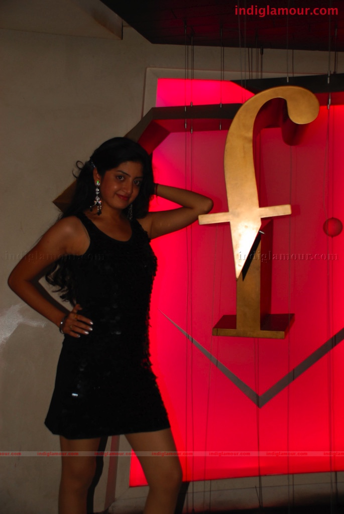 Poonam Kaur Actress hd photo