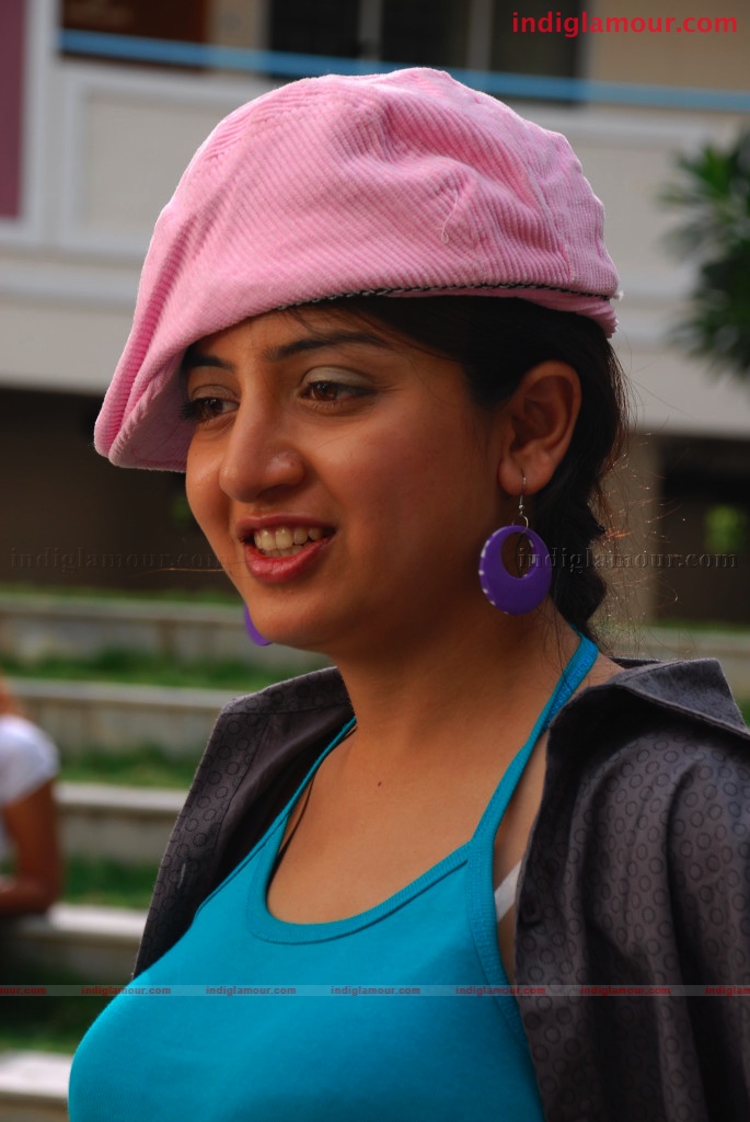 Poonam Kaur Actress hd photo