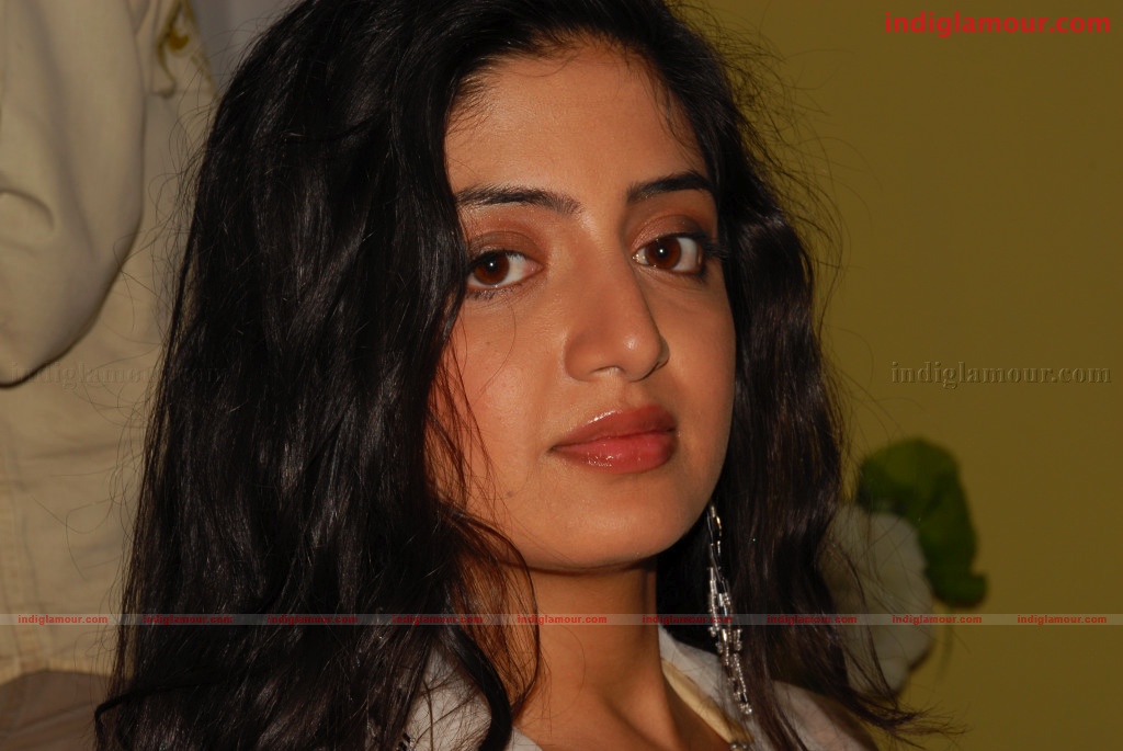 Poonam Kaur Actress hd photo