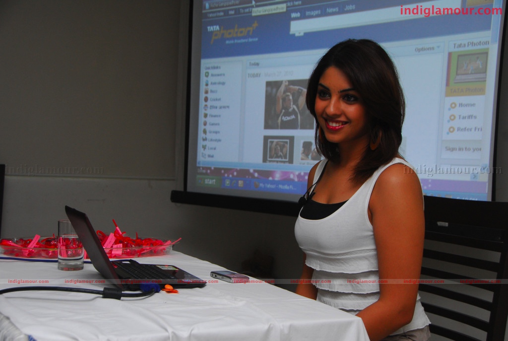 Richa Gangopadhyay Actress hd photo