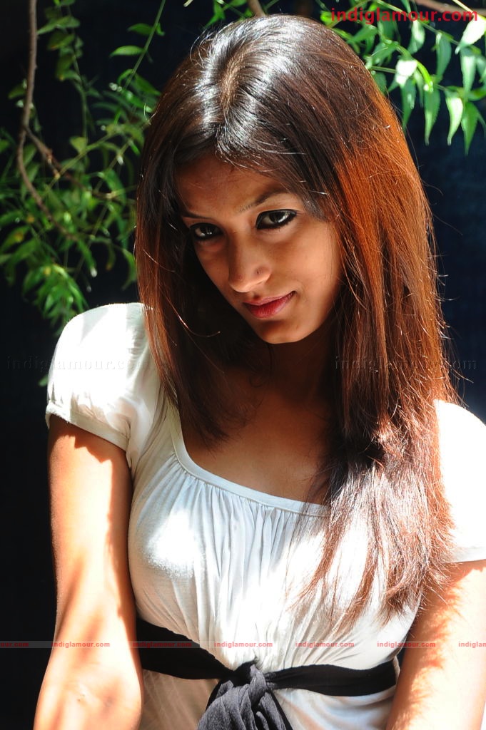 Ruby Parihar Actress hd photo