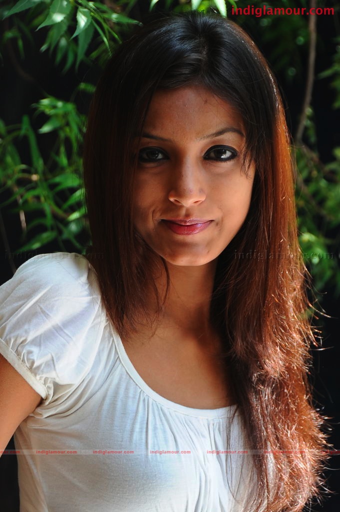 Ruby Parihar Actress hd photo