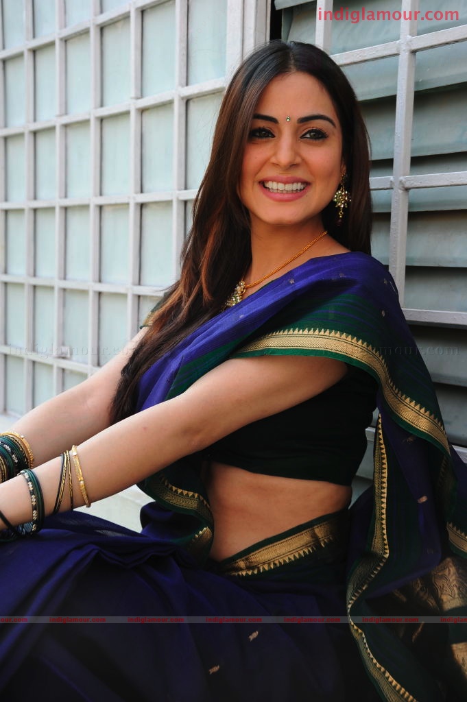 Shradha Arya Actress hd photo