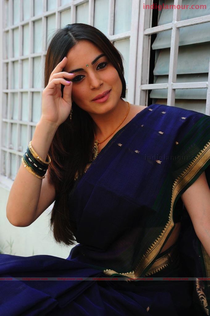 Shradha Arya Actress hd photo