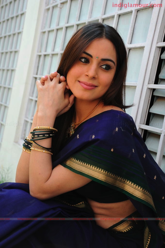 Shradha Arya Actress hd photo