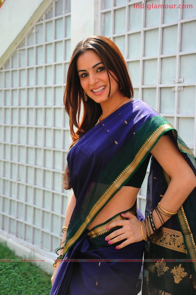 Shradha Arya Actress hd photo