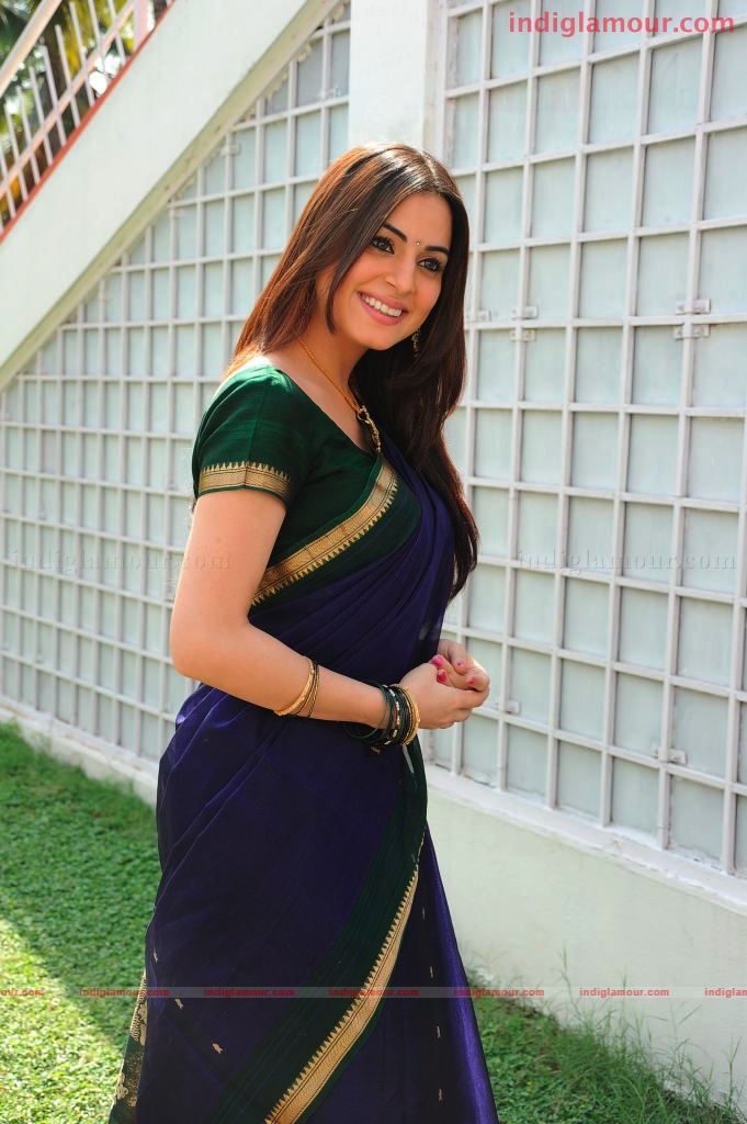 Shradha Arya Actress hd photo