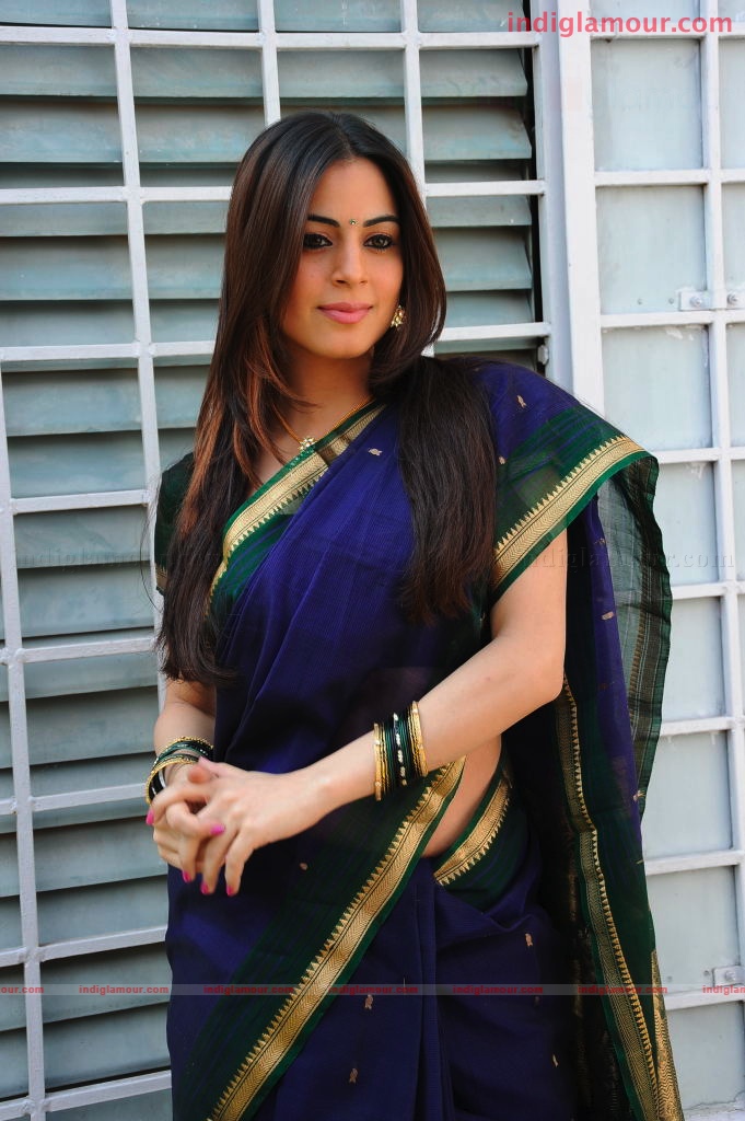 Shradha Arya Actress hd photo