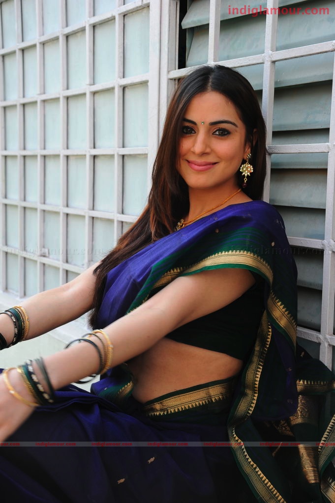 Shradha Arya Actress hd photo