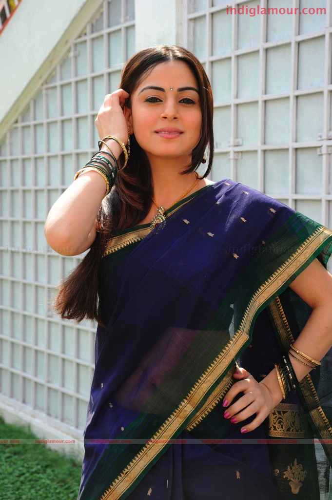 Shradha Arya Actress hd photo