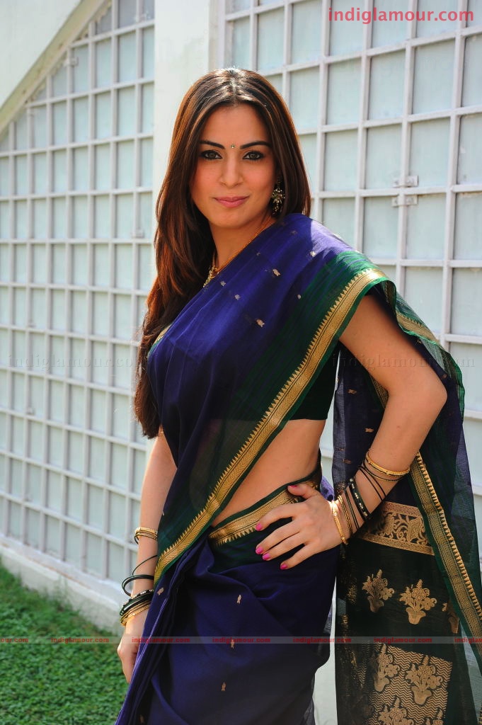 Shradha Arya Actress hd photo