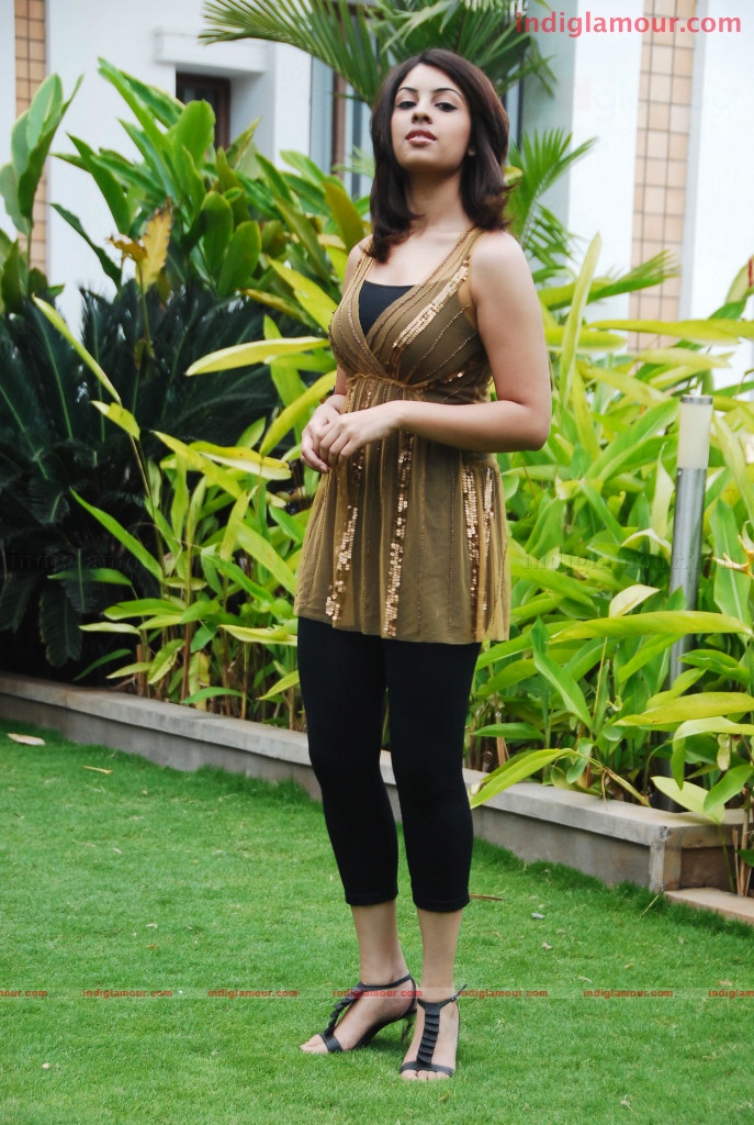 Richa Gangopadhyay Actress hd photo