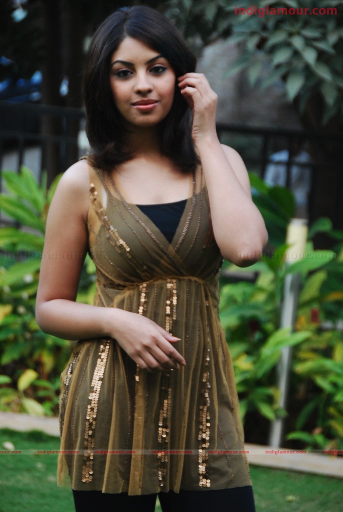 Richa Gangopadhyay Actress hd photo