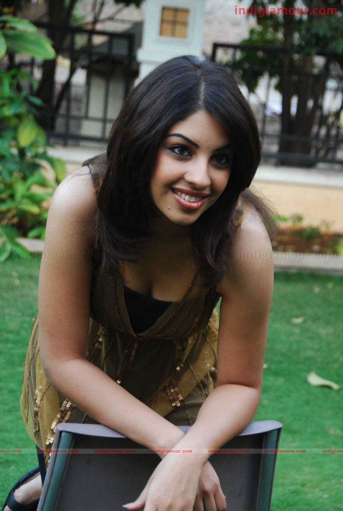 Richa Gangopadhyay Actress hd photo