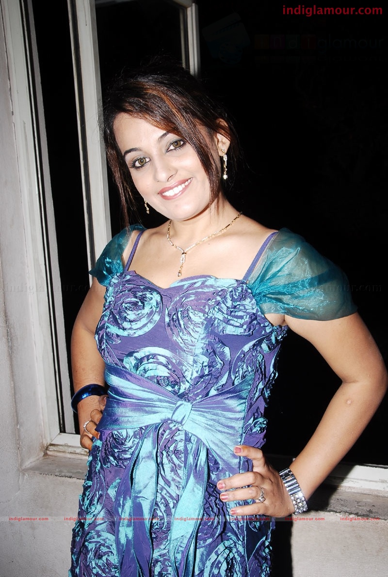 Roop Kaur Actress hd photo