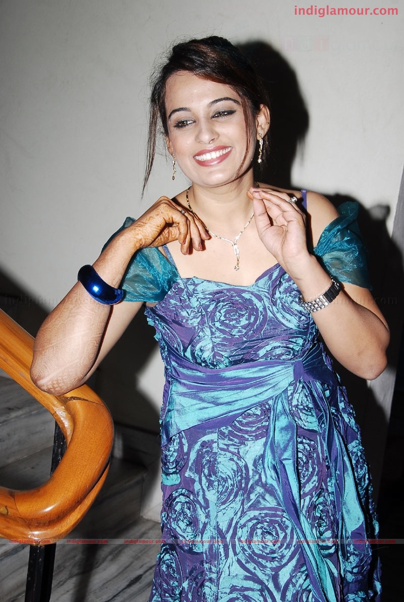 Roop Kaur Actress hd photo