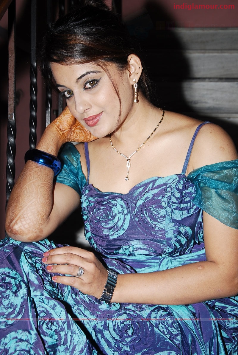 Roop Kaur Actress hd photo