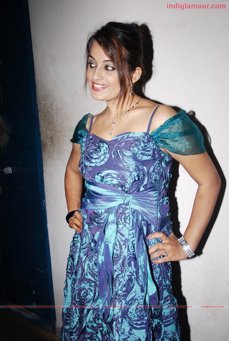 Roop Kaur Actress hd photo