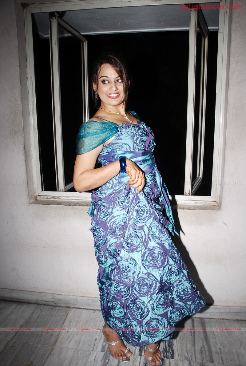 Roop Kaur Actress hd photo