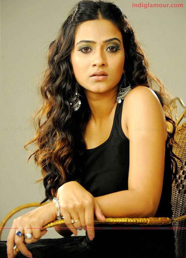 Aditi Sharma Actress hd photo