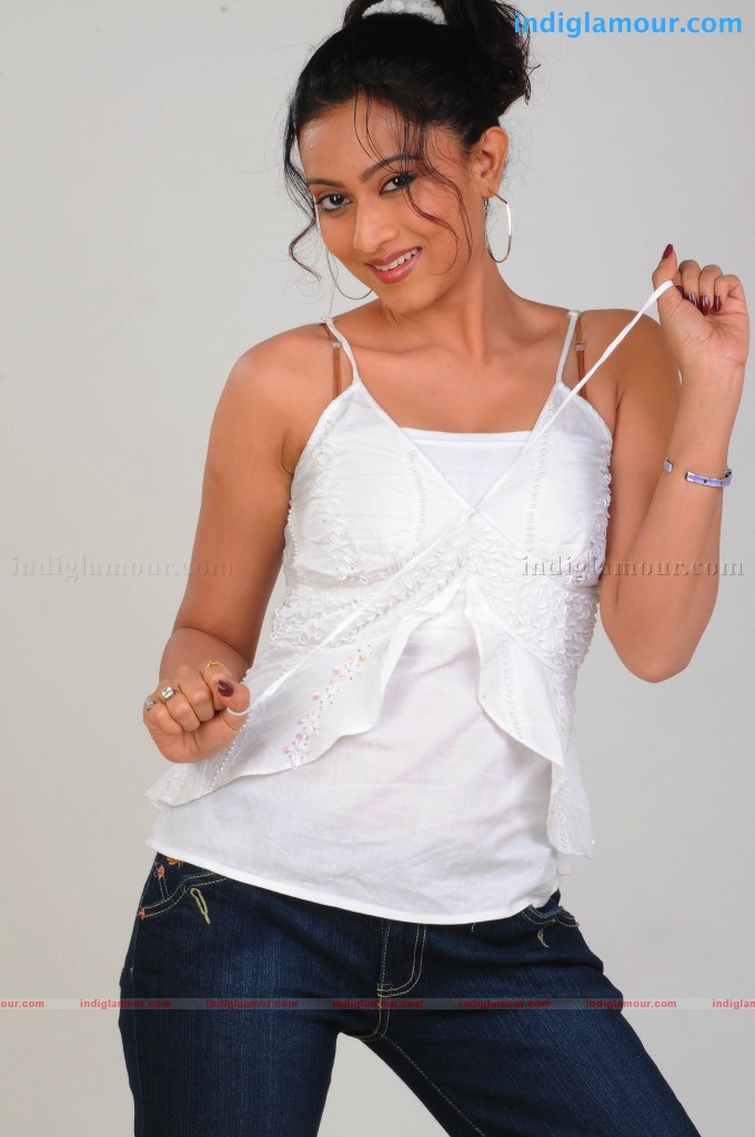 Aakarsha Actress hd photo