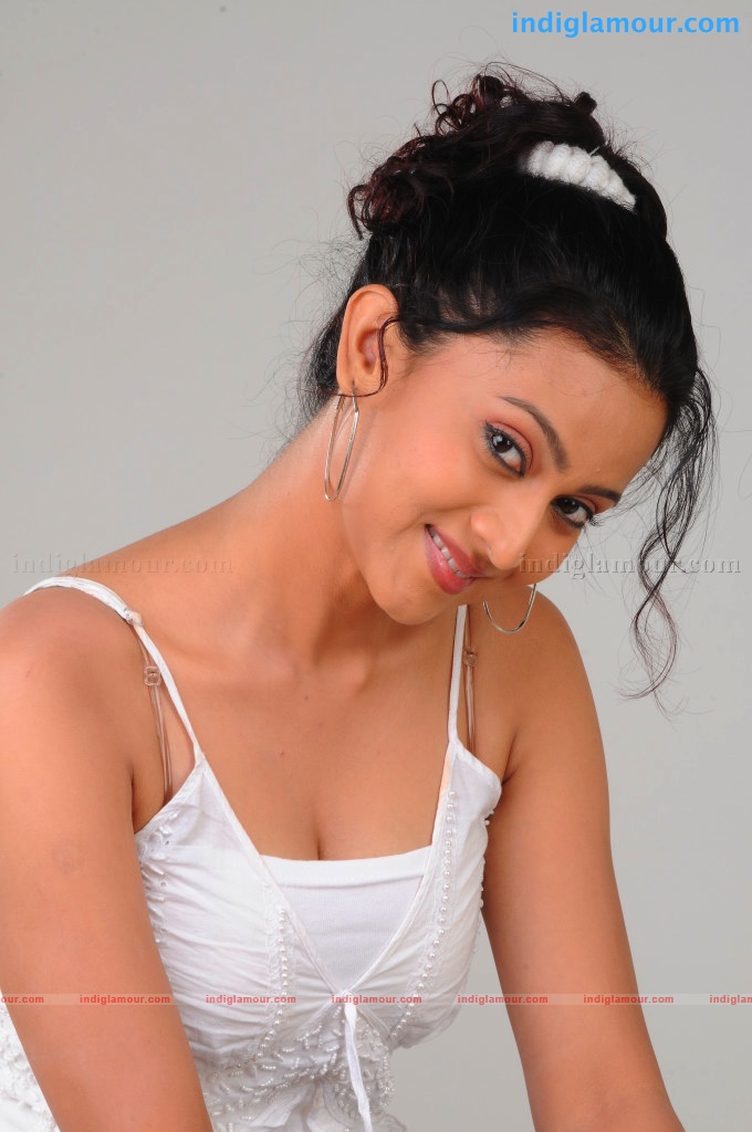 Aakarsha Actress hd photo