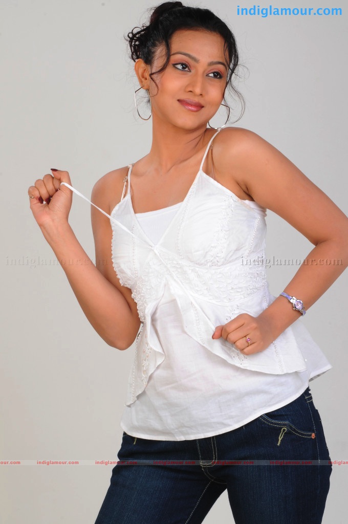 Aakarsha Actress hd photo