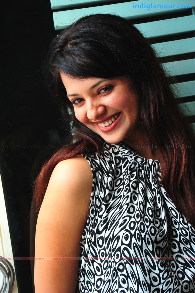 Saloni Actress hd photo