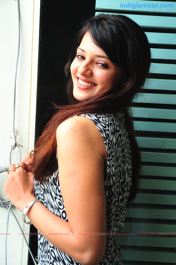 Saloni Actress hd photo