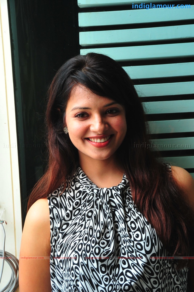 Saloni Actress hd photo