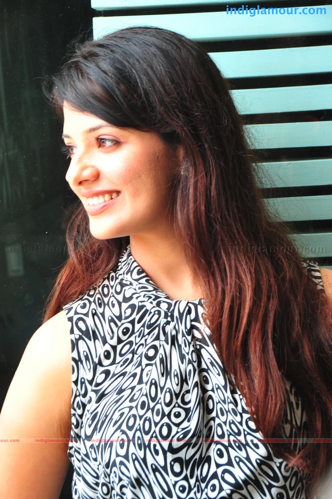 Saloni Actress hd photo