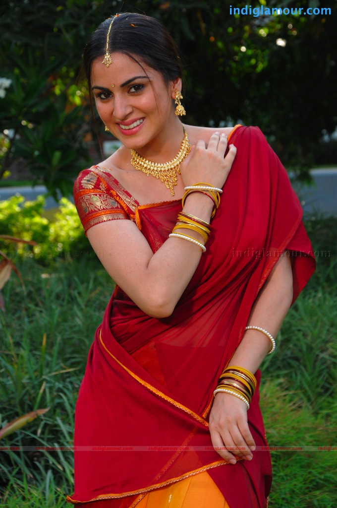 Shradha Arya Actress hd photo