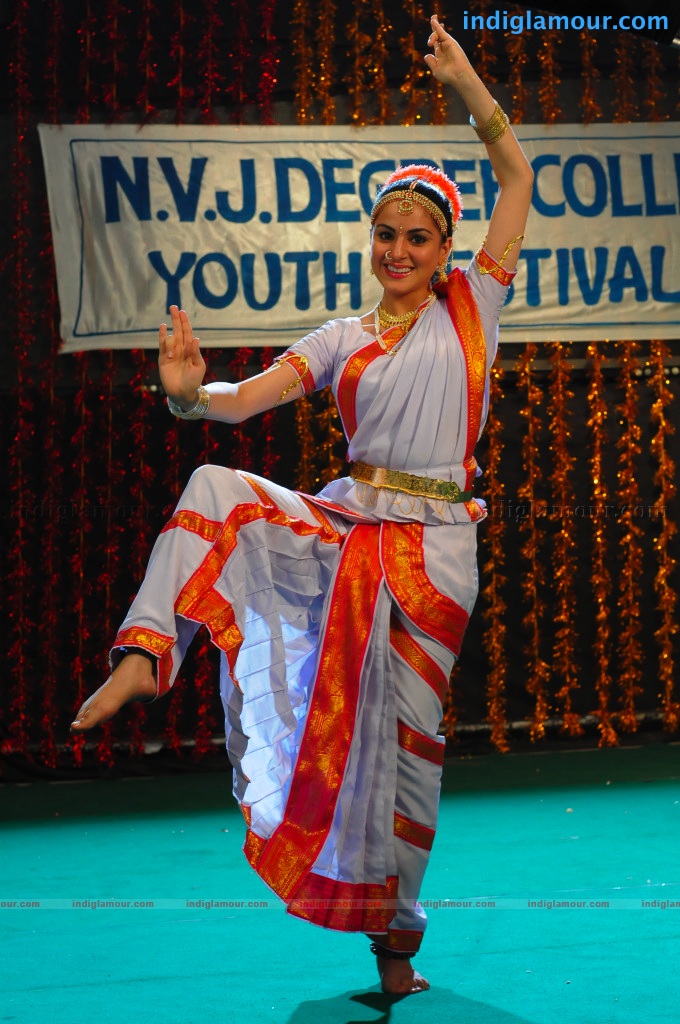 Shradha Arya Actress hd photo