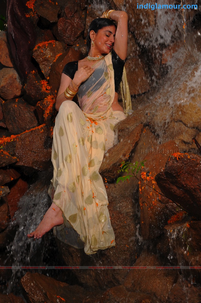 Shradha Arya Actress hd photo