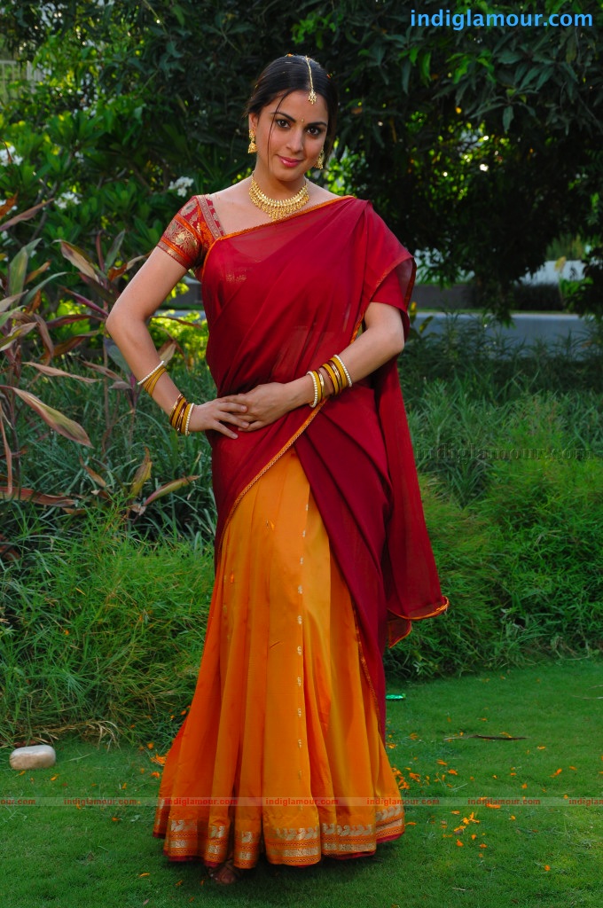 Shradha Arya Actress hd photo