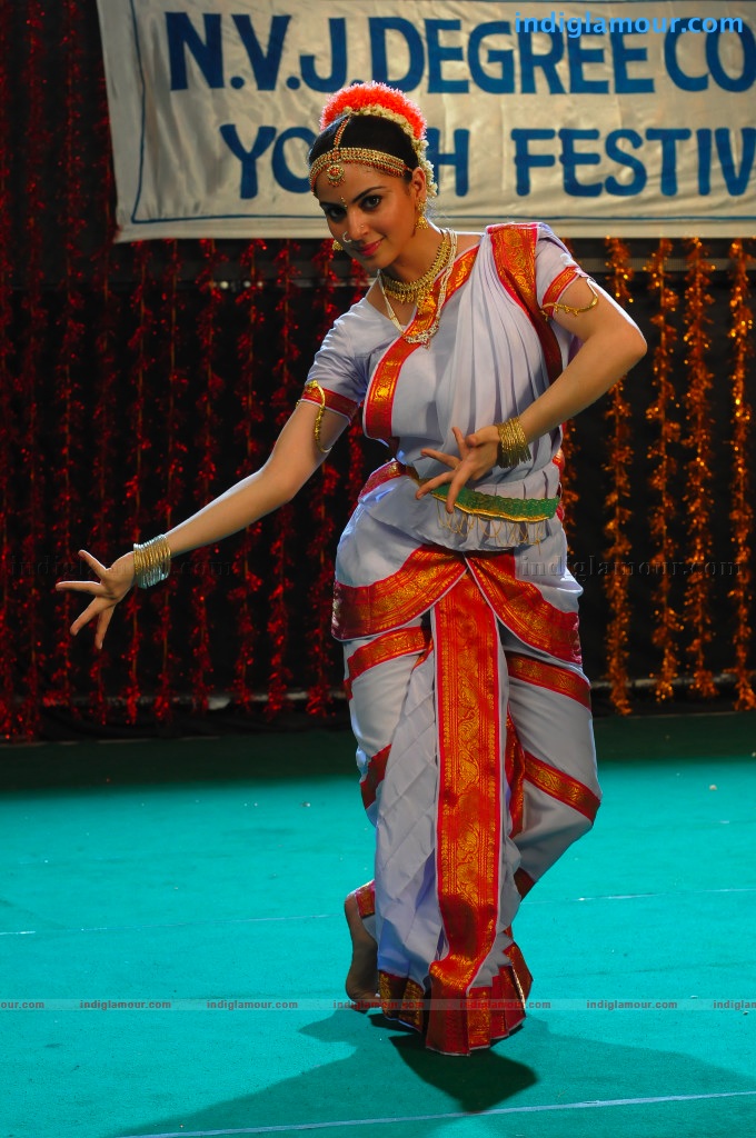 Shradha Arya Actress hd photo